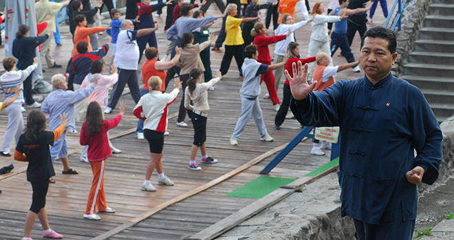 QilinGong - scoala de qigong a Maestrului Lin Kai Ting QilinGong - scoala de qigong a Maestrului Lin Kai Ting